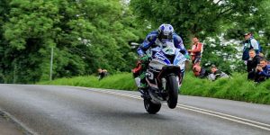 Giải mã sức hút của cá cược đua xe mô tô Isle of Man TT