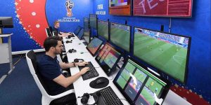 Check VAR là gì? Thông tin về “người phán xử” trên sân bóng
